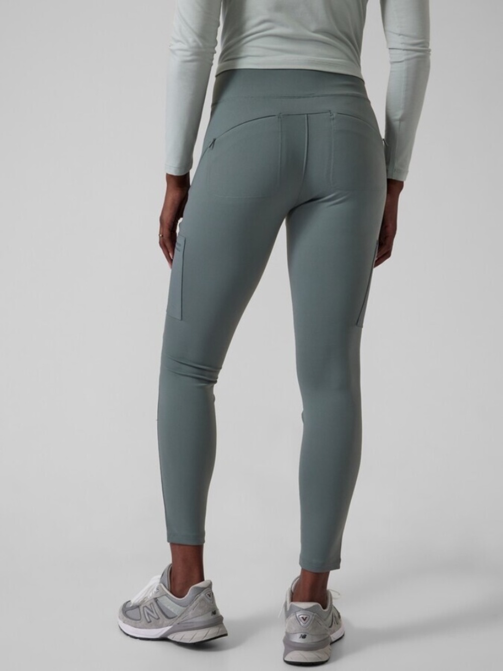 Athleta Headlands Hybrid Cargo Tight, Size 6P - Minimalistic Grey